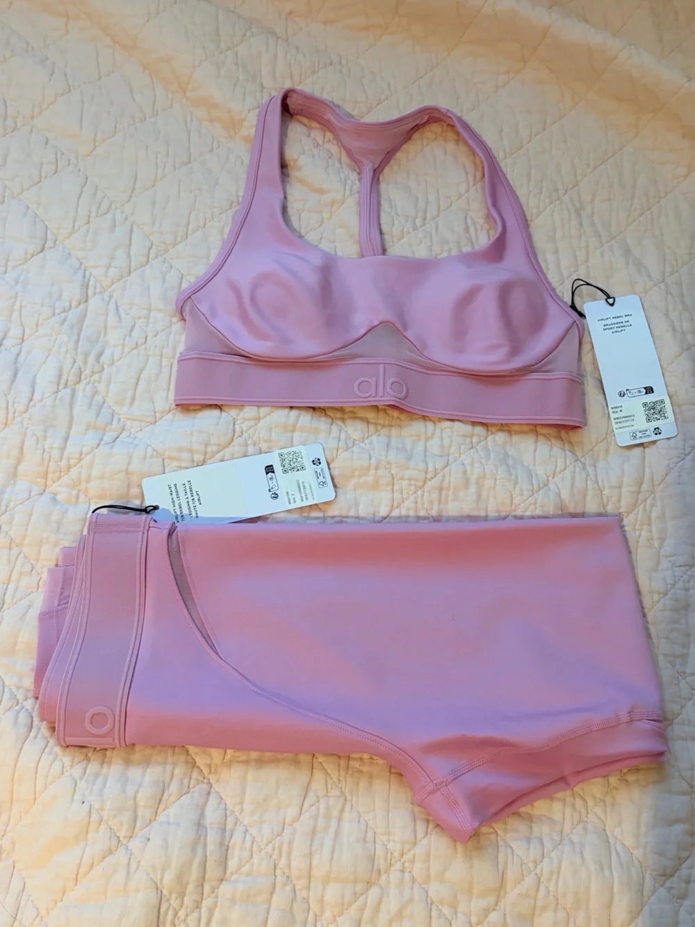 NWT Alo Yoga Airlift Rebel Bra & Leggings Set